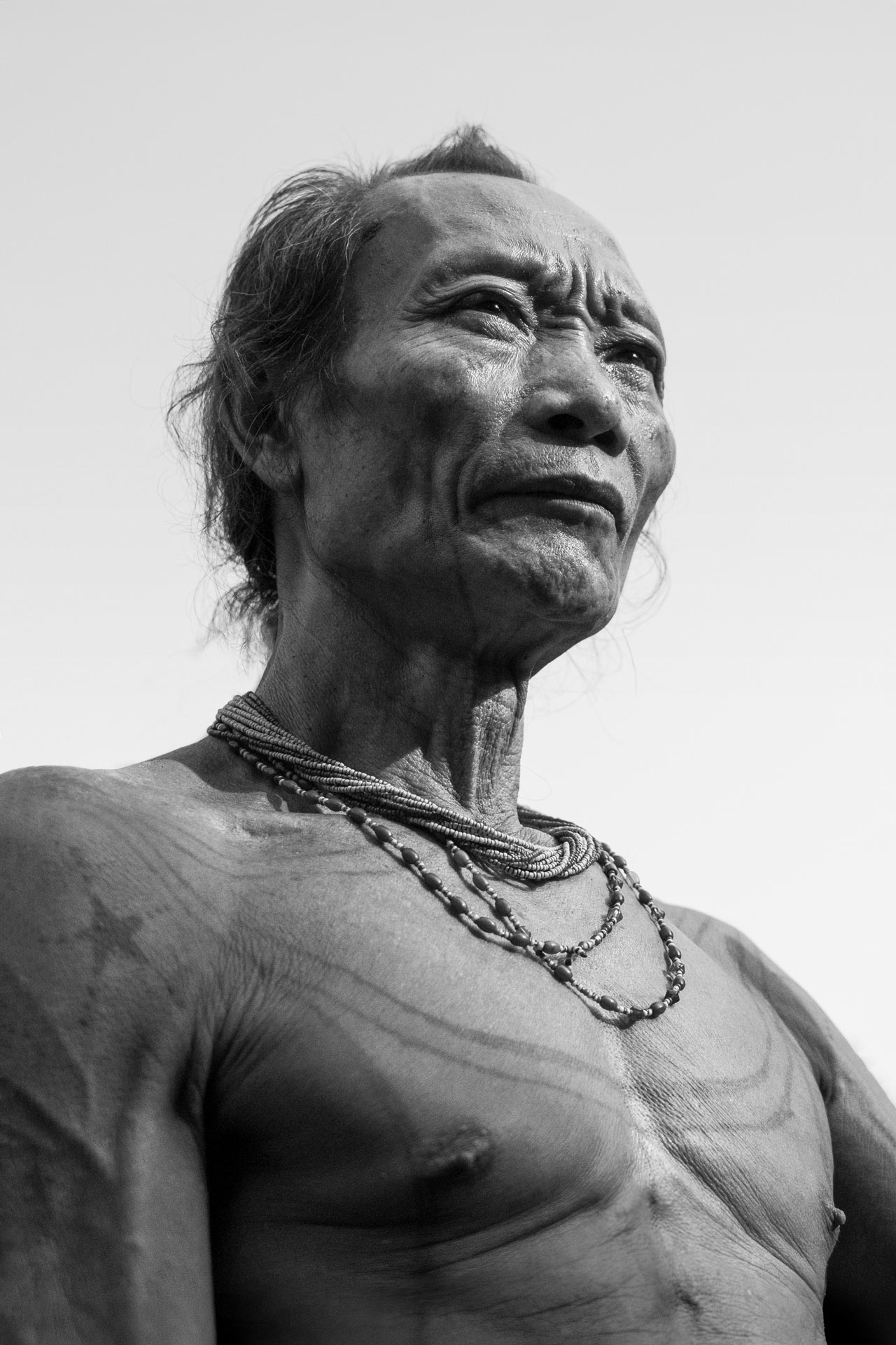 Chef tribu Mentawai Indonésie – portrait authentique