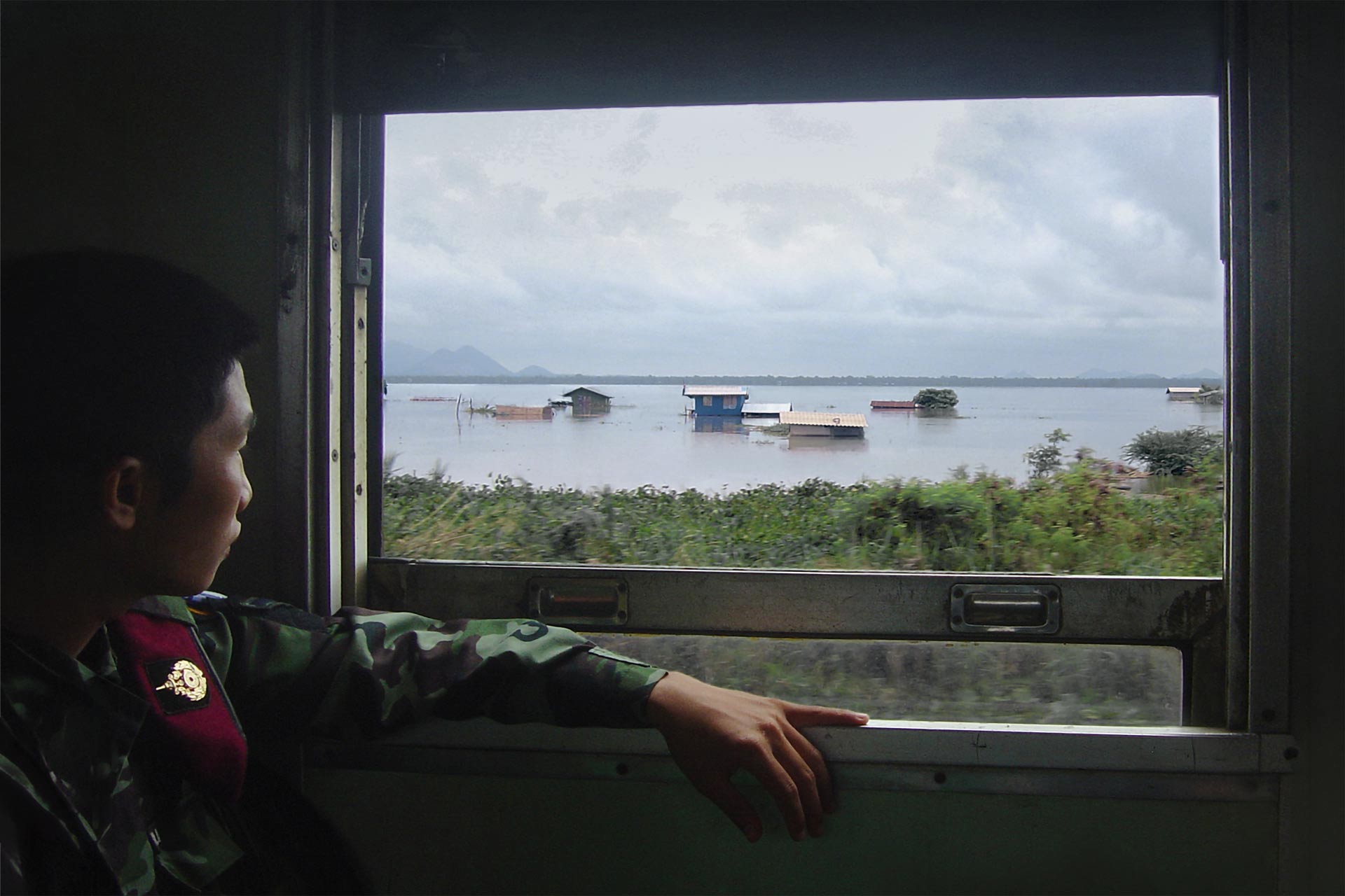 inondation Thailande train - photographie sociale