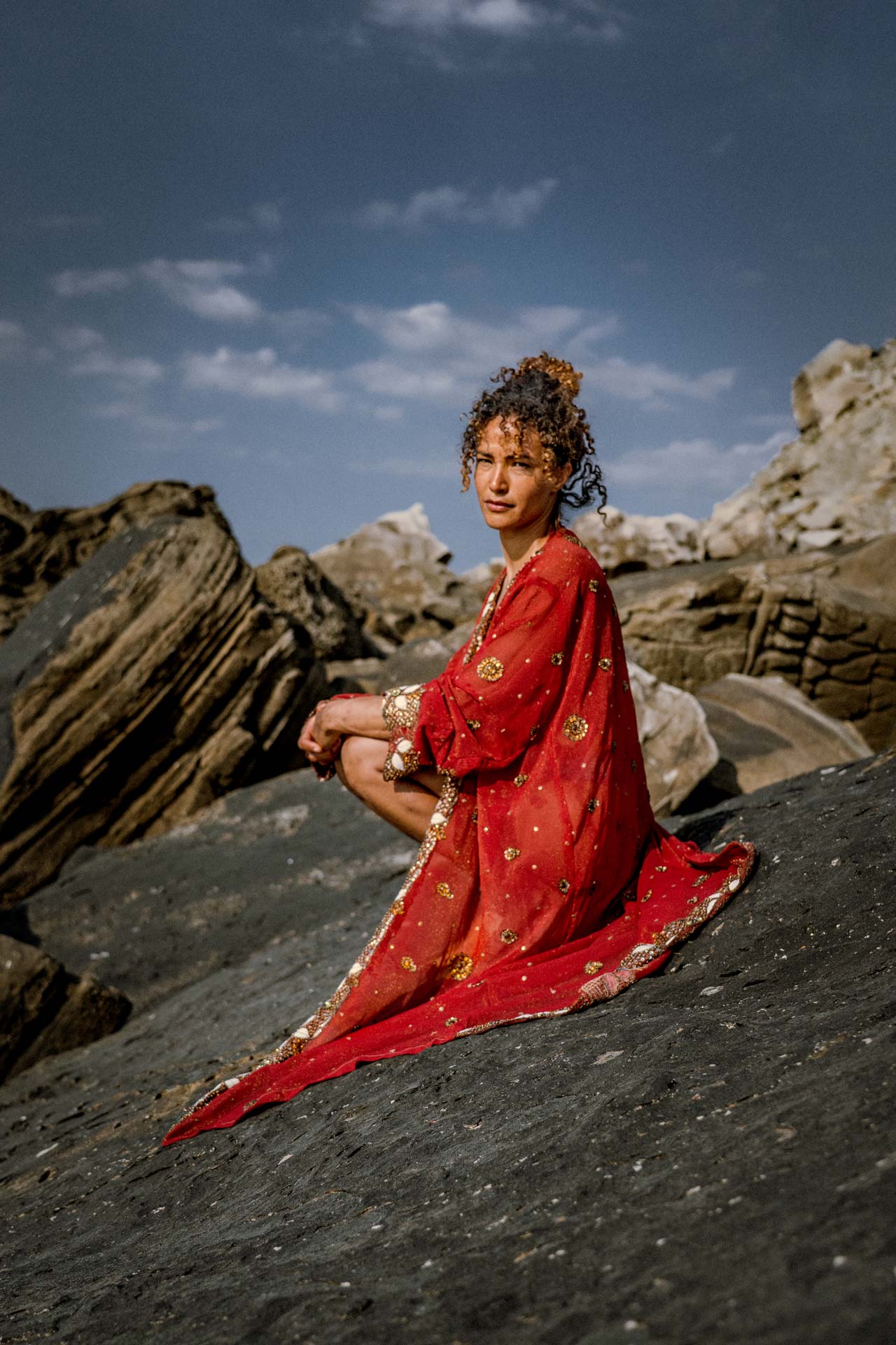 Portrait femme robe rouge