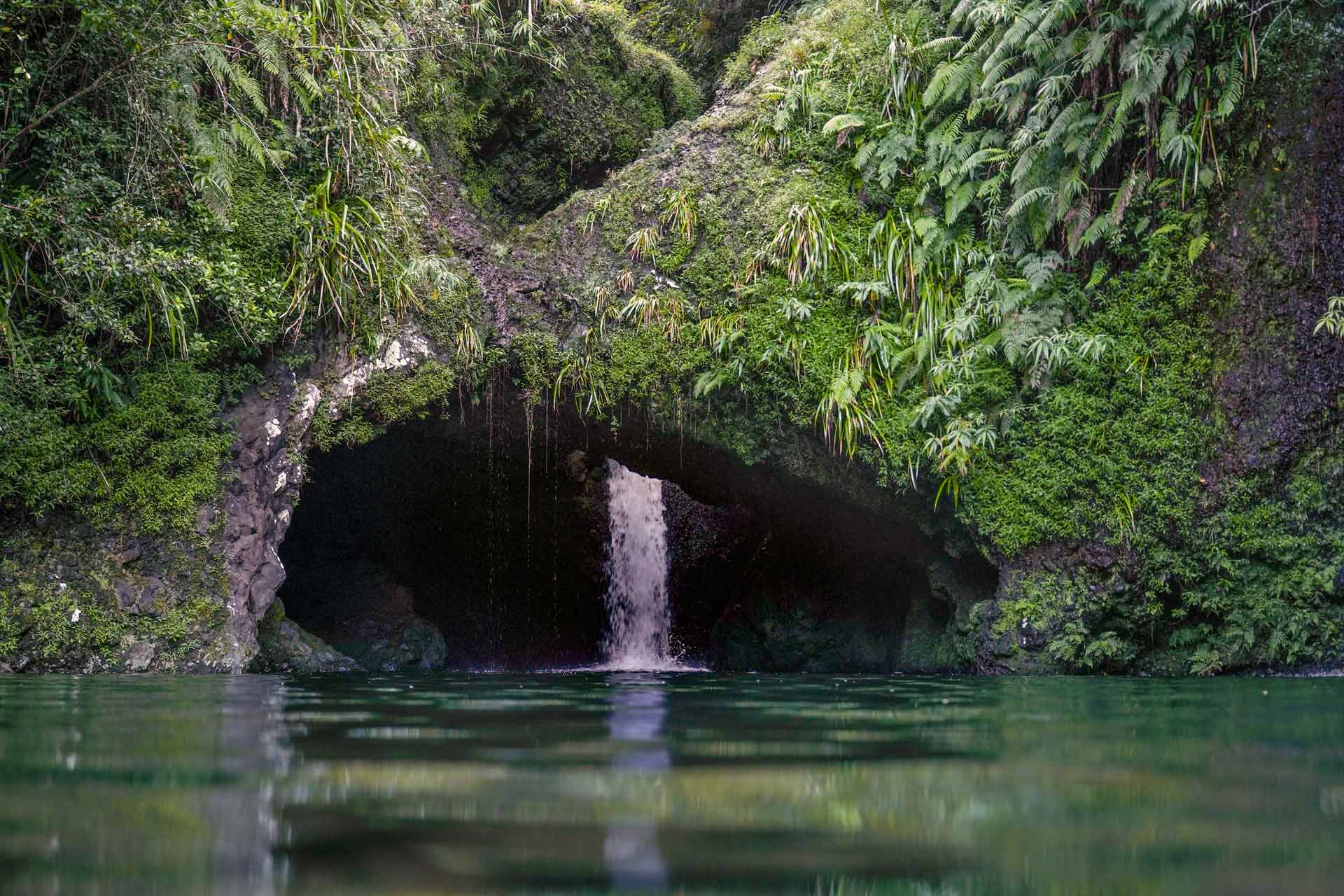 Cascade et grotte la Réunion – photographie paysage